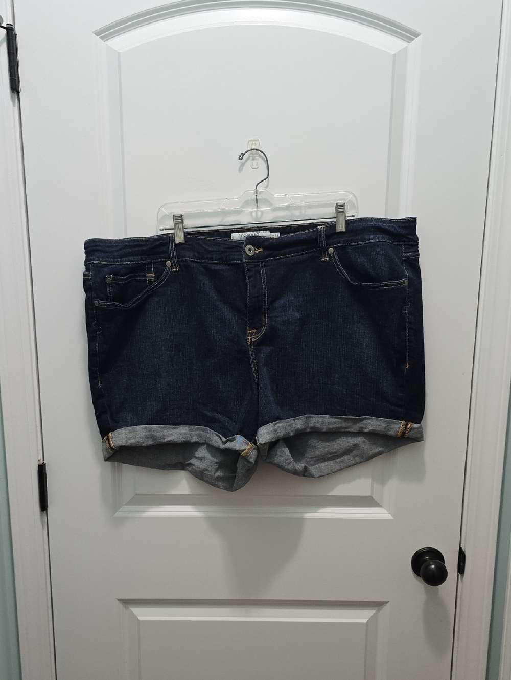 Torrid Dark Indigo Roll-Cuff Denim Shorts Size 24